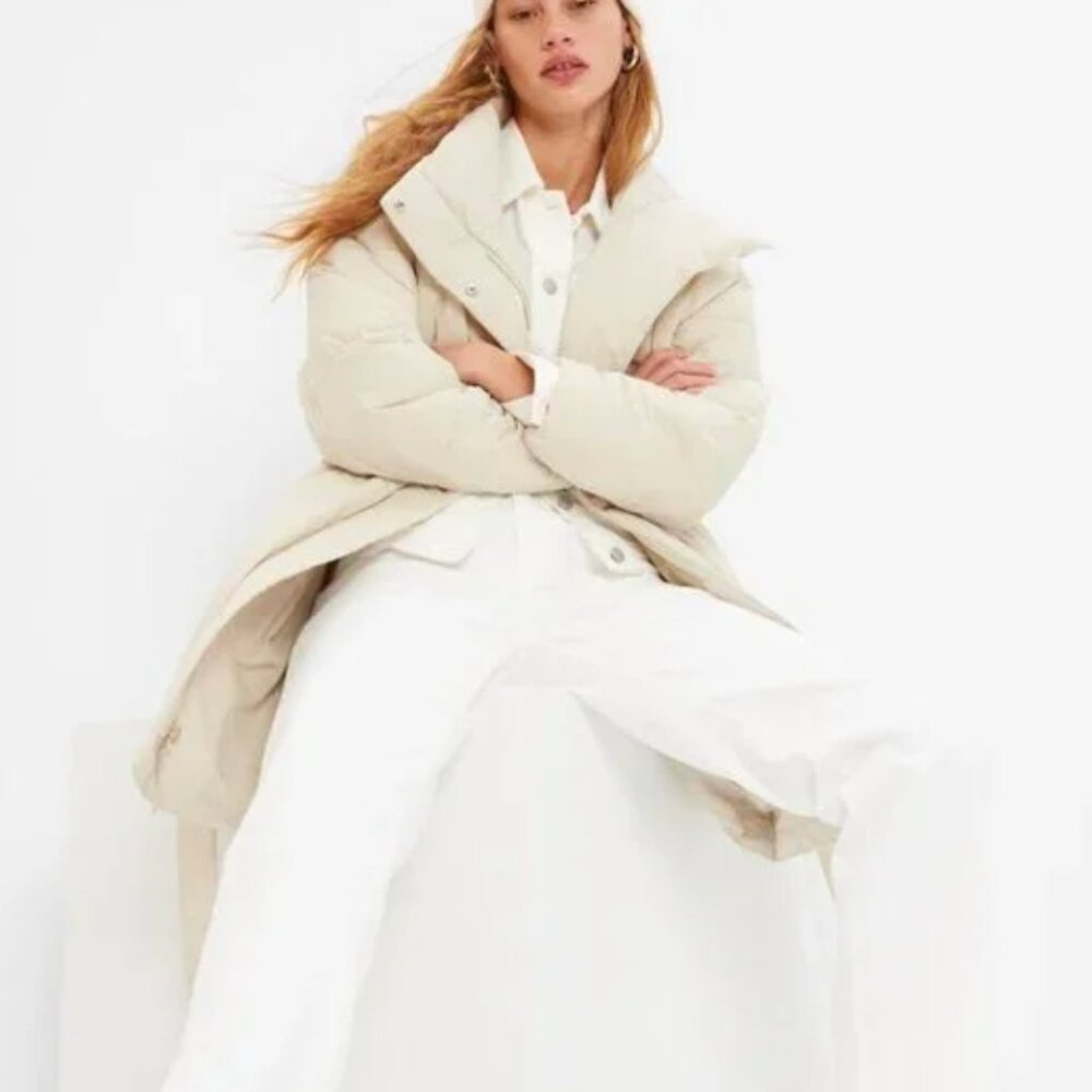 Gap Duvet Wrap Lightweight Packable Puffer Coat in Moonstone Beige